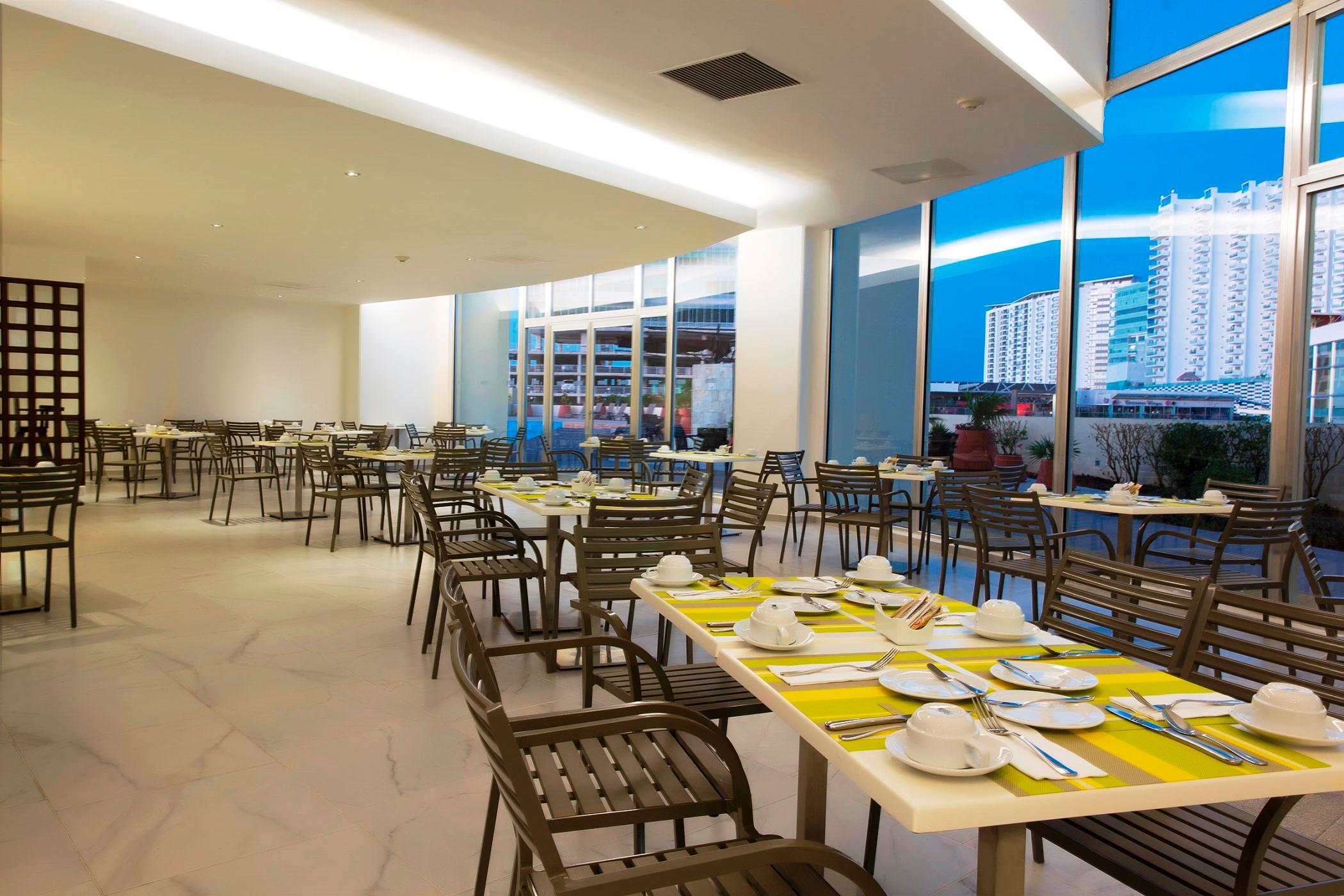 Krystal Urban Cancun & Beach Club Екстер'єр фото